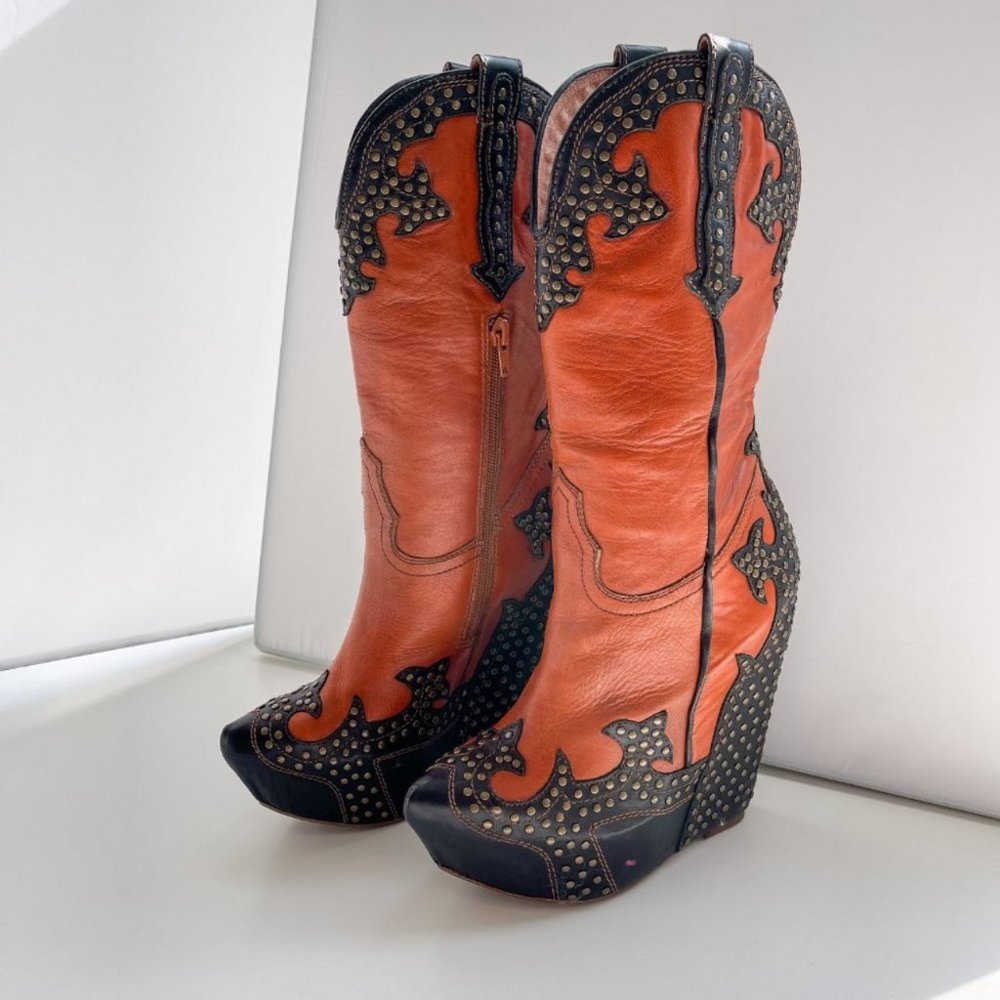 ❤️SOLD❤️Jeffrey Campbell Giddy Stud Wedge Boots - Picture 4 of 11